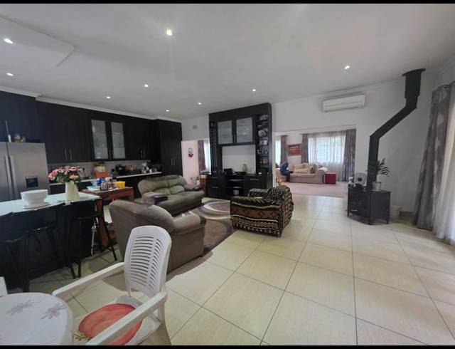 4 BEDROOM HOUSE FOR SALE IN PARKDENE